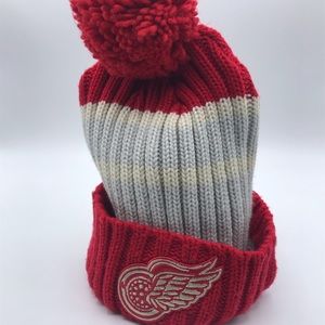 Detroit Red Wings NHL Beanie CCM Authentic Red NEW
